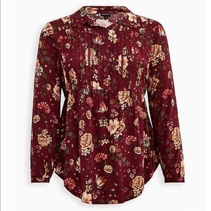 NWOT Torrid size 5 blouse